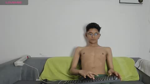 Snapshot of skylerblaze_ chatting on September 24, 5:11 pm SKYLER BLAZE online show from September 24, 5:11 pm