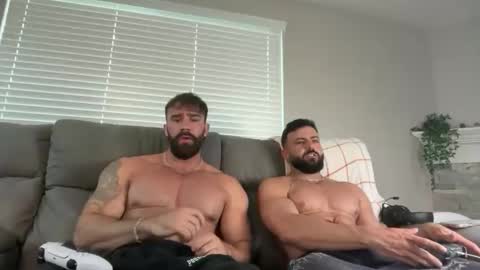 Skyler Flexes online show from May 3, 12:13 am