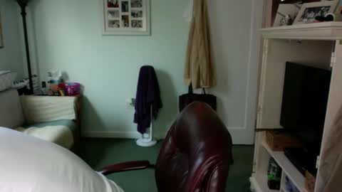 slick50000 online show from December 1, 7:50 pm