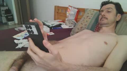 Snapshot of slim38 chatting on October 30, 6:04 am Alin online show from October 30, 6:04 am