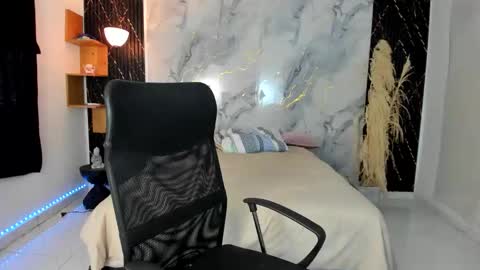 slim_master12 online show from April 21, 9:54 pm