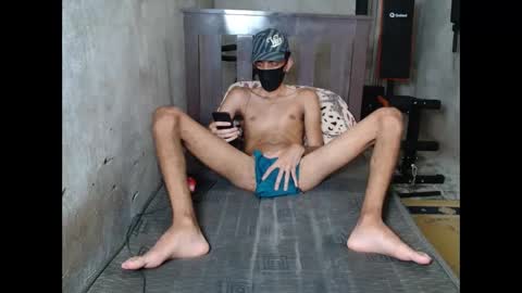 Snapshot of slimdestroyer chatting on October 7, 6:12 pm slimdestroyer online show from October 7, 6:12 pm