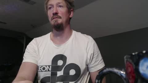 Snapshot of slimjp chatting on December 23, 1:13 pm slimjp online show from December 23, 1:13 pm