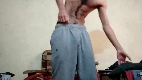 Snapshot of slimshaddyxx chatting on December 16, 5:38 am Prince online show from December 16, 5:38 am