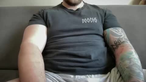 Snapshot of slovakman69 chatting on March 6, 8:52 am just chillin online show from March 6, 8:52 am