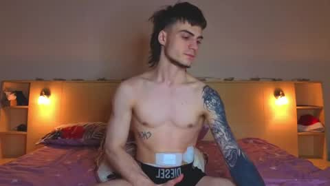 Gus online show from April 26, 6:38 pm