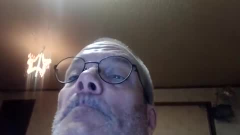 Snapshot of smallcock66kkk chatting on January 1, 7:52 am smallcock66kkk online show from January 1, 7:52 am