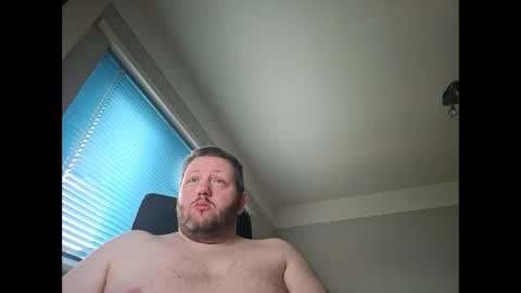 smallone19832 online show from December 18, 9:47 am