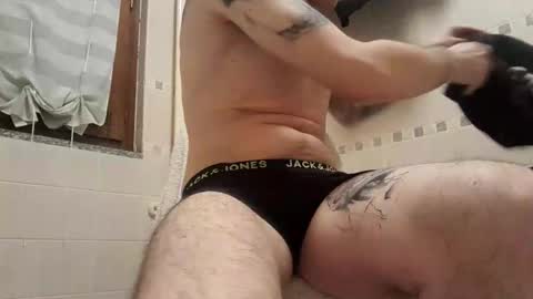 smallone8825 online show from May 10, 6:58 am