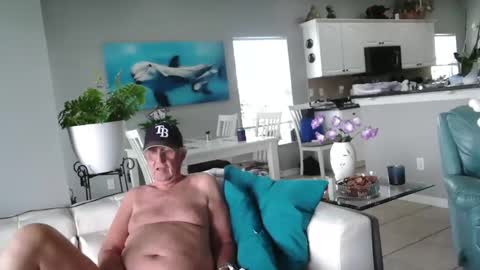 Daddy online show from April 2, 4:04 pm