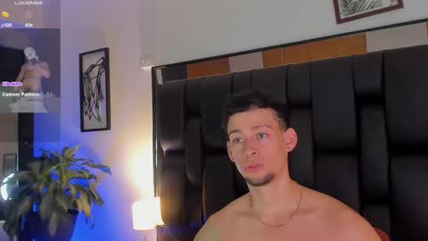 Snapshot of smiith_jade chatting on October 10, 10:23 pm Jade Smiith online show from October 10, 10:23 pm