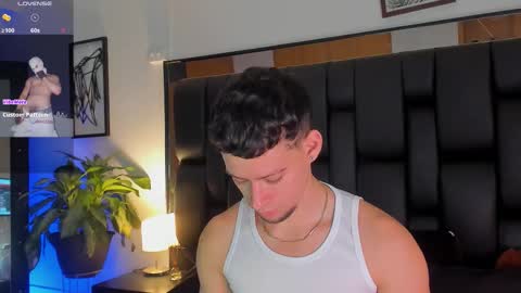 Snapshot of smiith_jade chatting on October 11, 10:25 pm Jade Smiith online show from October 11, 10:25 pm
