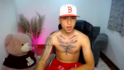 Snapshot of smileexander chatting on October 13, 4:07 am smileexander online show from October 13, 4:07 am