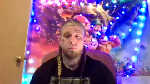 Snapshot of smokebluntafterblunt chatting on December 10, 7:05 am smoke online show from December 10, 7:05 am