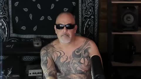 Smokey915 online show from February 16, 5:15 pm