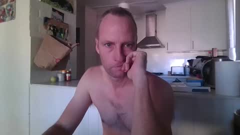 Snapshot of smoothroundbottom chatting on February 14, 2:07 am KinkyDonks online show from February 14, 2:07 am