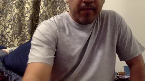 Snapshot of smoothstrik3r chatting on December 17, 1:39 am smoothstrik3r online show from December 17, 1:39 am