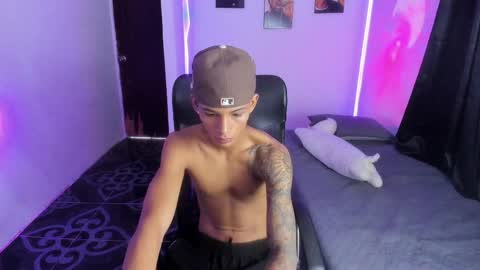 snak_master1 online show from April 23, 3:25 pm