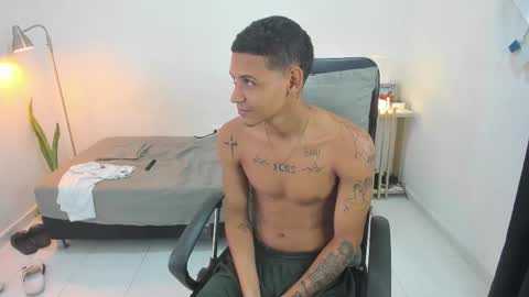 Snapshot of snak_master1 chatting on October 11, 6:34 pm snak_master1 online show from October 11, 6:34 pm