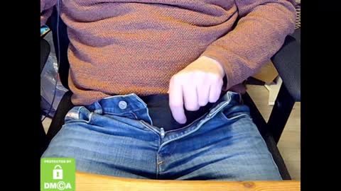 Sneakybill online show from December 17, 10:32 pm