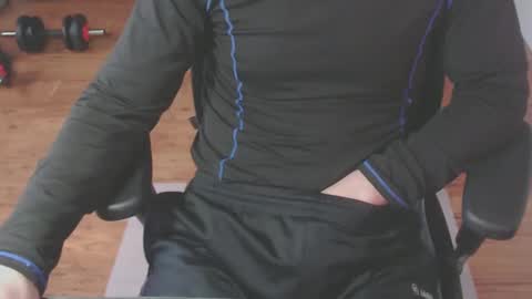 Snapshot of snooze85 chatting on January 5, 9:05 am Cbt-Slave online show from January 5, 9:05 am