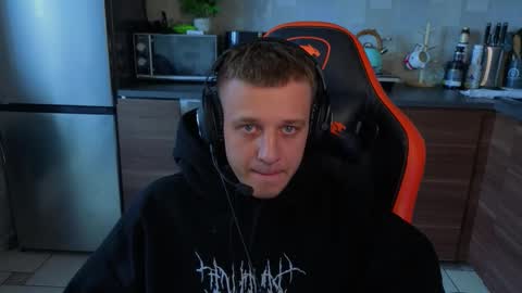 kluvr4 online show from February 8, 6:08 am