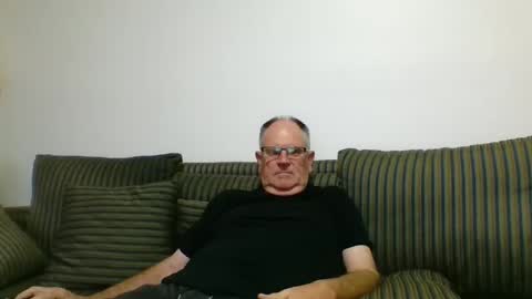 Snapshot of sofar06 chatting on December 9, 7:06 am sofar06 online show from December 9, 7:06 am