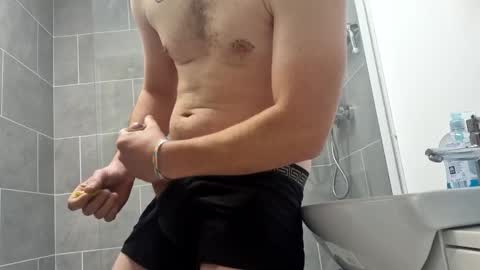Snapshot of soloj13 chatting on October 5, 8:29 am soloj13 online show from October 5, 8:29 am