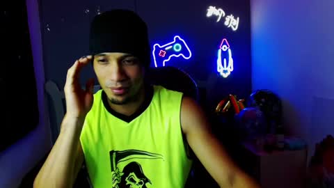 Snapshot of sonicj25_ chatting on January 5, 4:47 am SONIC online show from January 5, 4:47 am