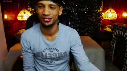 Snapshot of sonicj25_ chatting on December 10, 4:02 am SONIC online show from December 10, 4:02 am