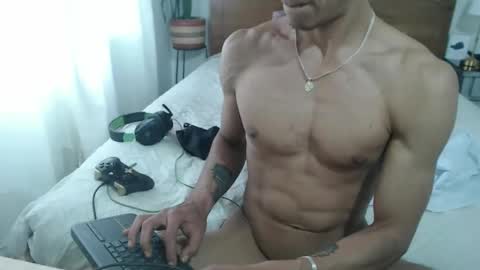Snapshot of sornero777111 chatting on October 3, 7:52 pm businessman online show from October 3, 7:52 pm