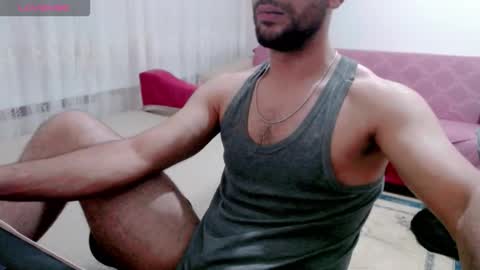 luis online show from October 19, 10:24 pm