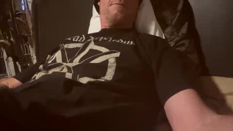 southern_guy_69 online show from January 2, 8:46 pm