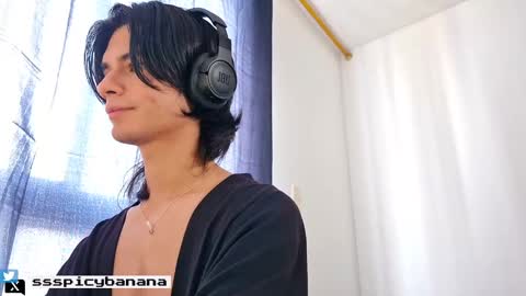 Snapshot of spaiseebuhnaanuh chatting on March 8, 5:19 pm Roger online show from March 8, 5:19 pm