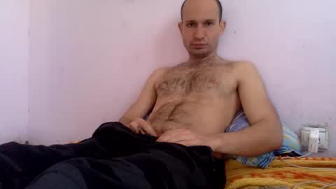Snapshot of sparei7 chatting on December 13, 6:42 am Snaiky online show from December 13, 6:42 am