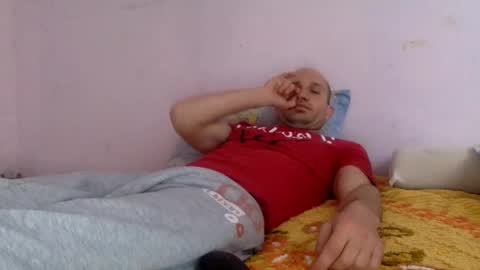 Snapshot of sparei7 chatting on December 5, 9:28 am Snaiky online show from December 5, 9:28 am