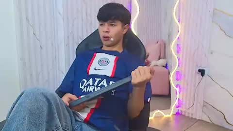 spark_tay online show from June 13, 3:15 am