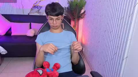 spark_tay online show from April 27, 3:14 am