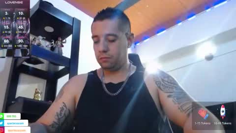 Snapshot of spartacus_cam chatting on December 10, 5:39 am online show from December 10, 5:39 am