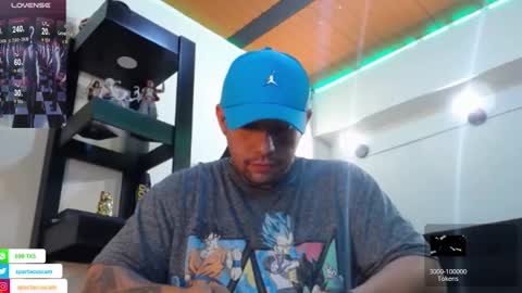 Snapshot of spartacus_cam chatting on December 16, 5:38 am online show from December 16, 5:38 am