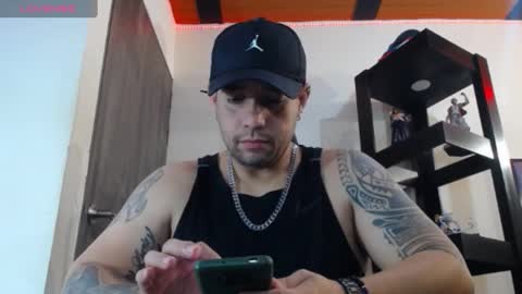 Snapshot of spartacus_cam chatting on January 7, 5:13 am online show from January 7, 5:13 am