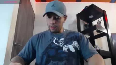 Snapshot of spartacus_cam chatting on January 8, 5:27 am online show from January 8, 5:27 am