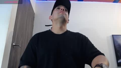 Snapshot of spartacus_cam chatting on January 18, 6:53 am online show from January 18, 6:53 am