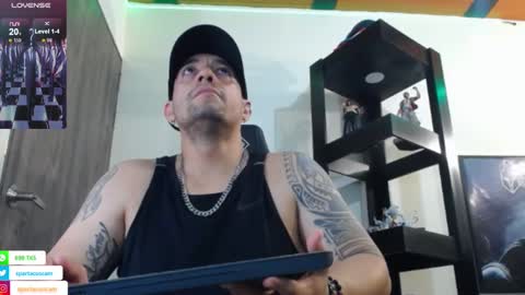 Snapshot of spartacus_cam chatting on January 9, 5:44 am online show from January 9, 5:44 am