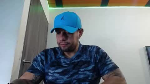 Snapshot of spartacus_cam chatting on February 26, 5:20 am online show from February 26, 5:20 am