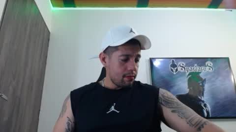 Snapshot of spartacus_cam chatting on September 23, 6:02 am online show from September 23, 6:02 am