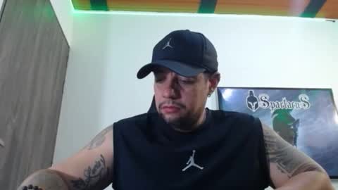 Snapshot of spartacus_cam chatting on October 1, 5:55 am online show from October 1, 5:55 am
