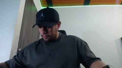 Snapshot of spartacus_cam chatting on February 9, 5:50 am online show from February 9, 5:50 am