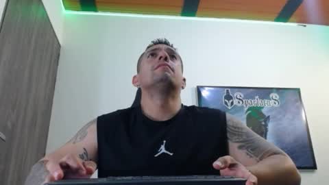 Snapshot of spartacus_cam chatting on September 16, 5:19 am online show from September 16, 5:19 am