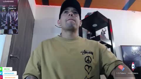 Snapshot of spartacus_cam chatting on January 3, 5:06 am online show from January 3, 5:06 am